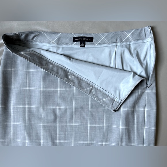 Banana Republic plaid pencil skirt - Picture 8 of 8